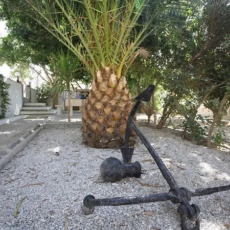 Celestial Garden Lägenhetshotell Adamantas (Milos)