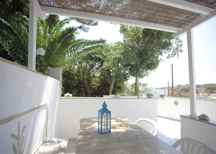 Celestial Garden Lägenhetshotell Adamantas (Milos)